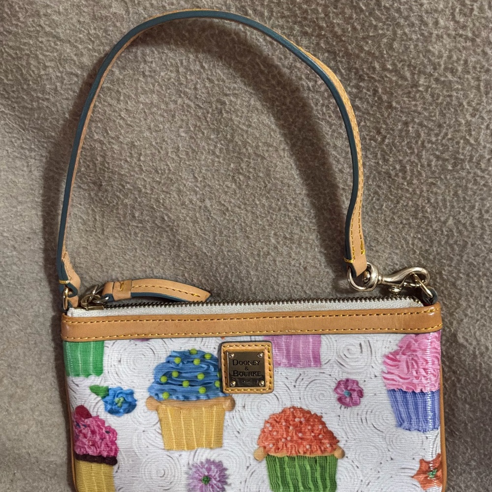 EUC Dooney & Bourke Multicolor Cupcake Wristlet